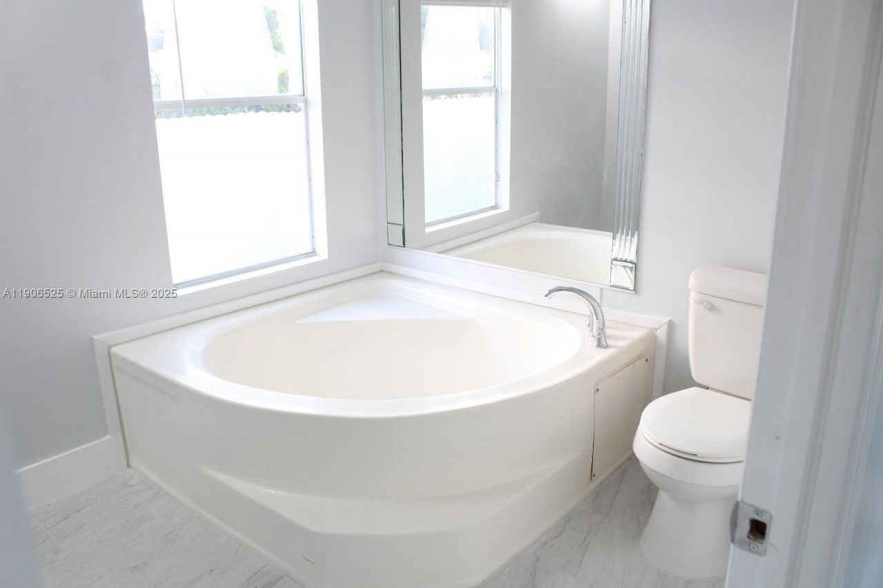 220 NE 12th Ave Lot 219, Homestead, FL 33030 Photo