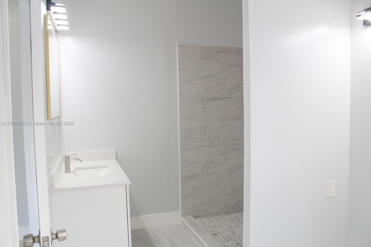 220 NE 12th Ave Lot 219, Homestead, FL 33030 Photo