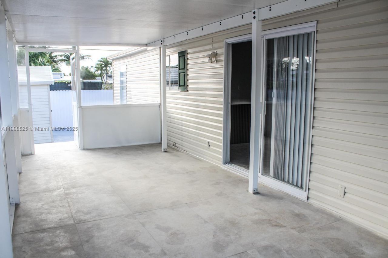 220 NE 12th Ave Lot 219, Homestead, FL 33030 Photo