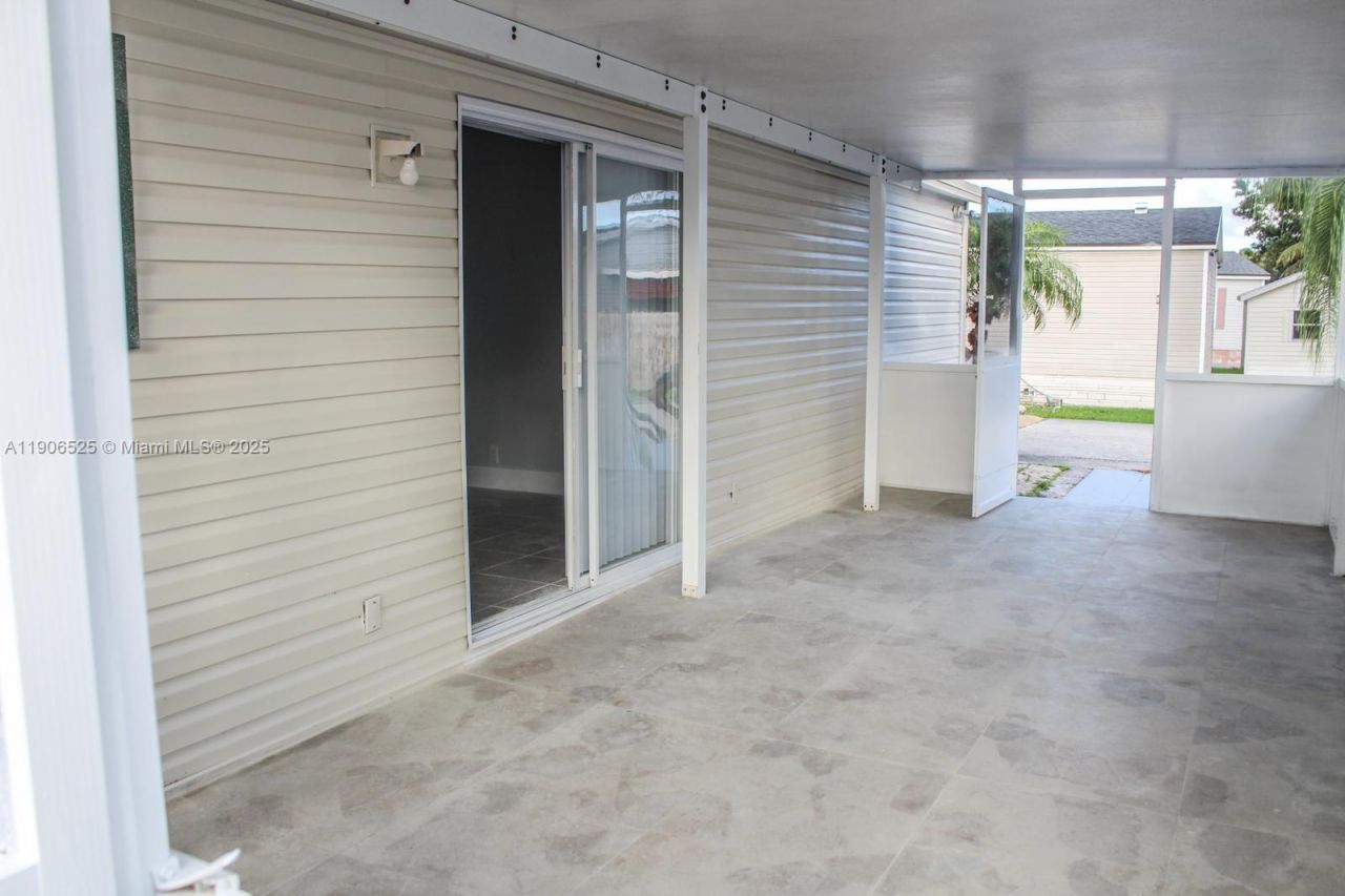 220 NE 12th Ave Lot 219, Homestead, FL 33030 Photo