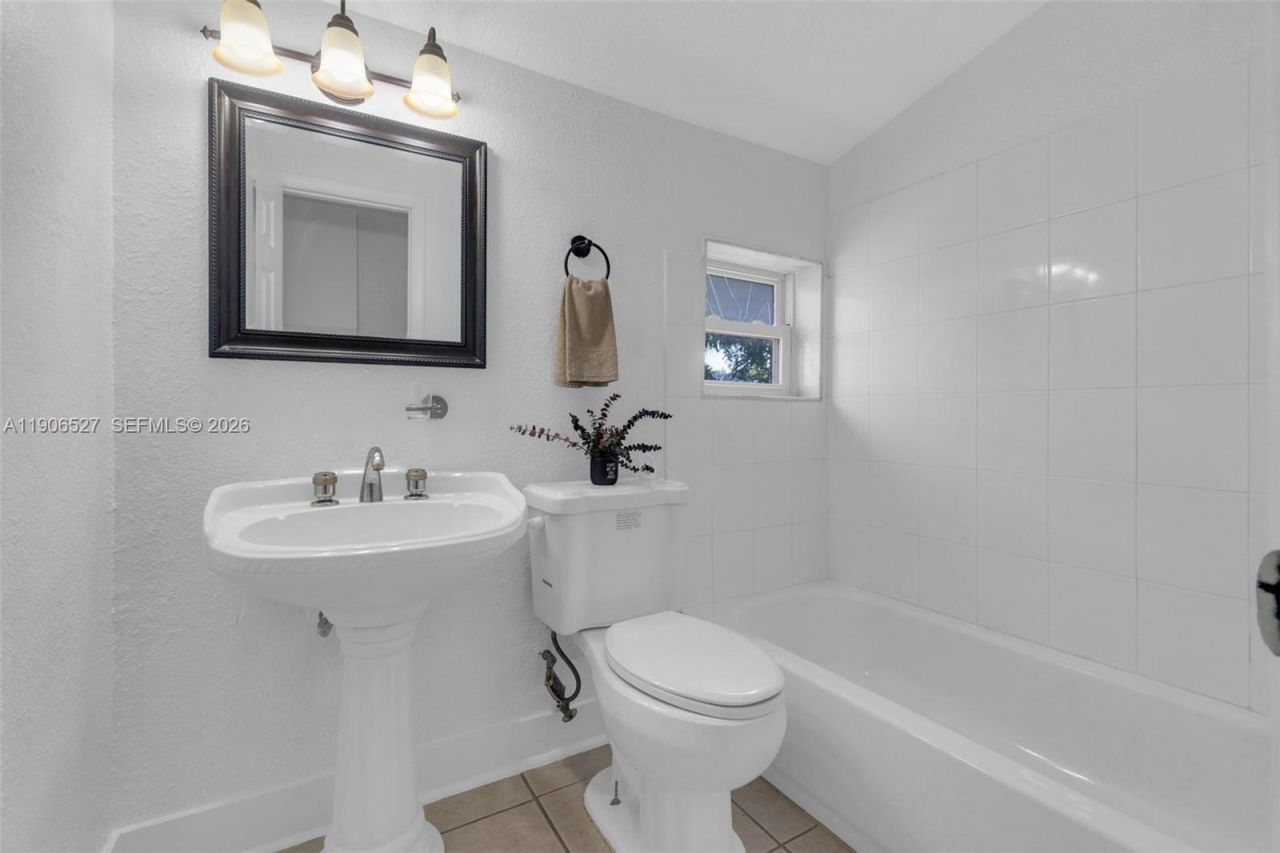 3610 NW 171st St, Miami Gardens, FL 33056 Photo