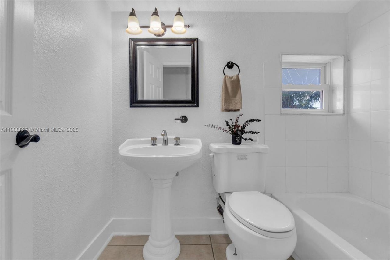 3610 NW 171st St, Miami Gardens, FL 33056 Photo