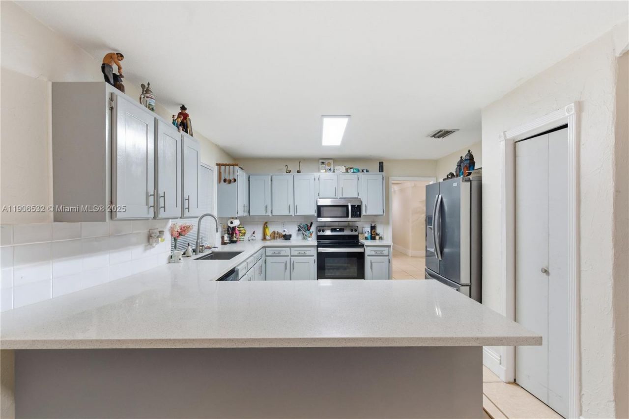 15490 SW 209th Ave, Miami, FL 33187 Photo