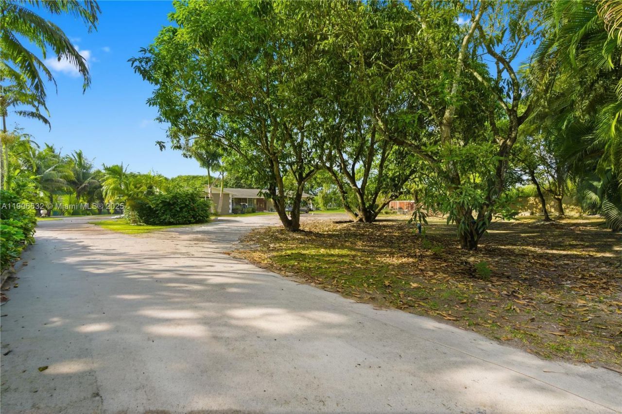 15490 SW 209th Ave, Miami, FL 33187 Photo