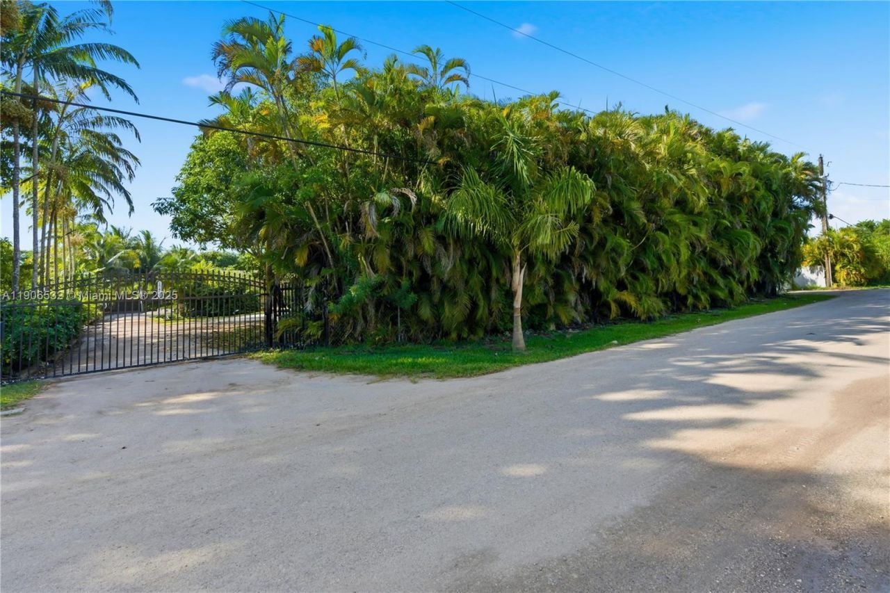 15490 SW 209th Ave, Miami, FL 33187 Photo