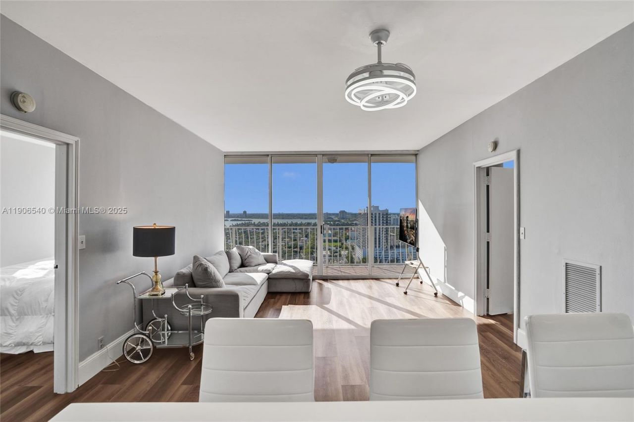 7601 E Treasure Dr, Unit PH102, North Bay Village, FL 33141 Photo