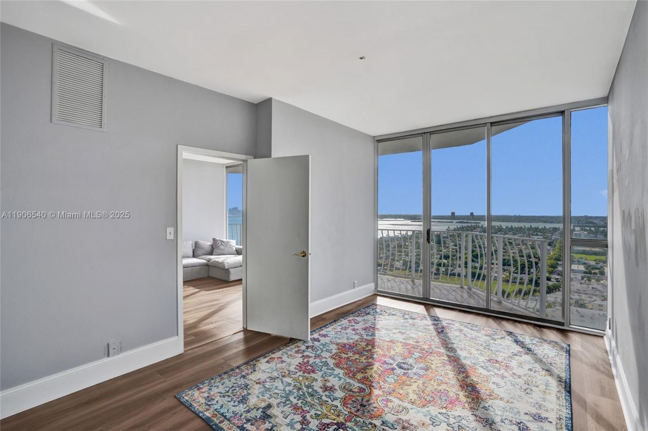 7601 E Treasure Dr, Unit PH102, North Bay Village, FL 33141 Photo