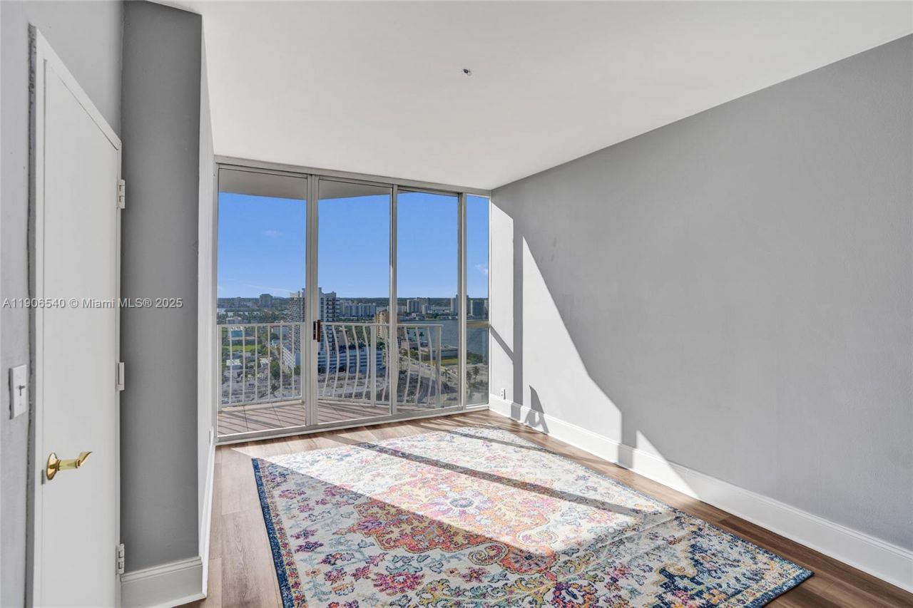 7601 E Treasure Dr, Unit PH102, North Bay Village, FL 33141 Photo