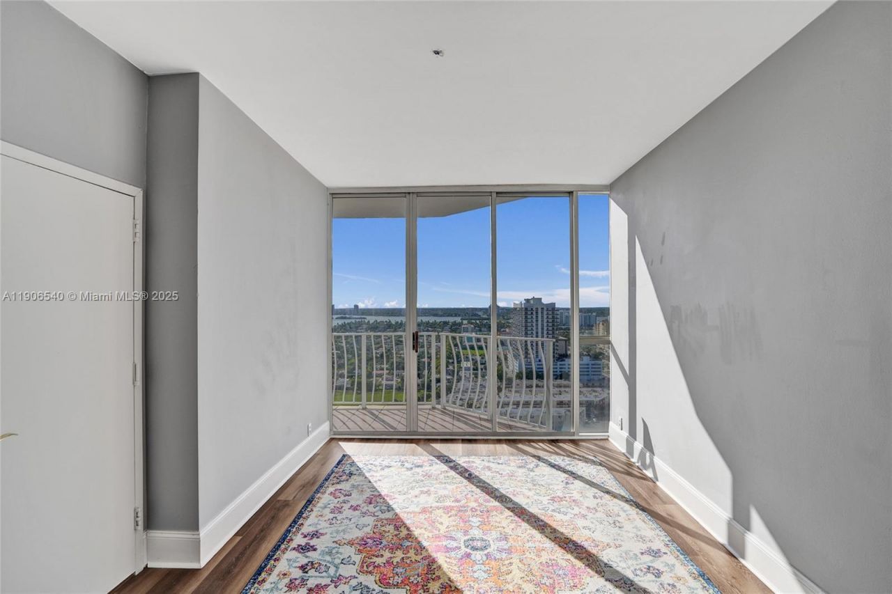 7601 E Treasure Dr, Unit PH102, North Bay Village, FL 33141 Photo