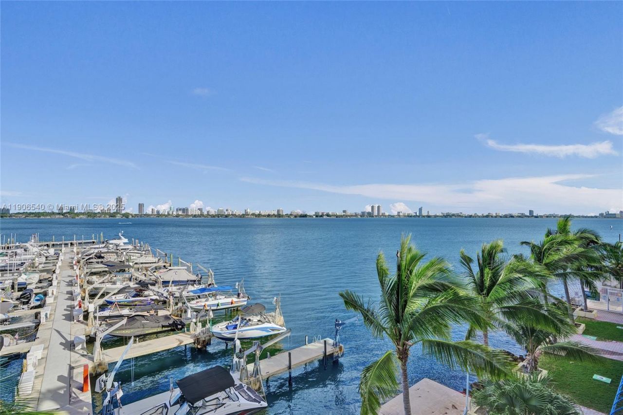 7601 E Treasure Dr, Unit PH102, North Bay Village, FL 33141 Photo