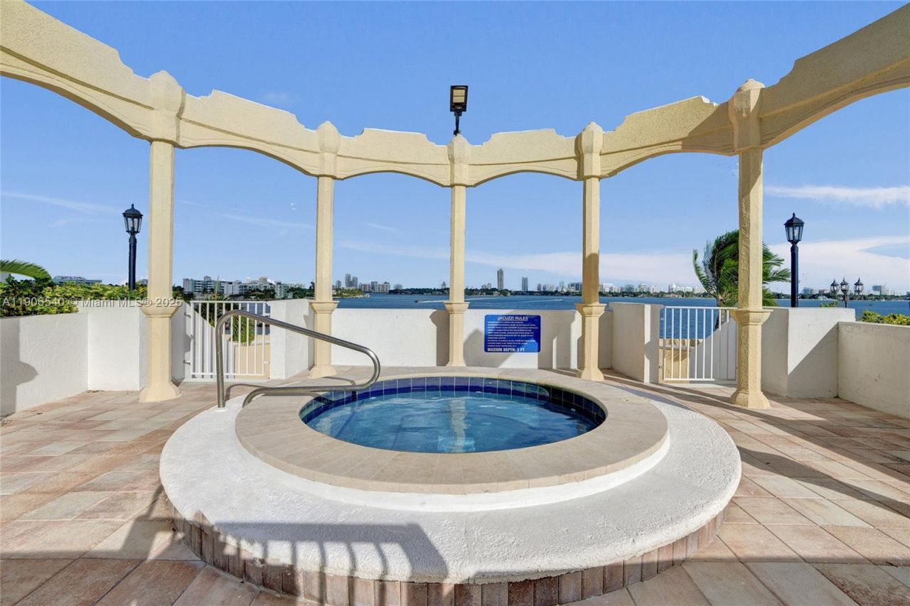 7601 E Treasure Dr, Unit PH102, North Bay Village, FL 33141 Photo