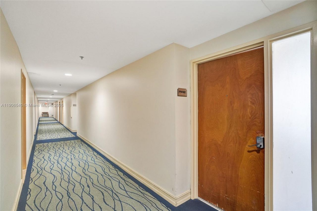 7601 E Treasure Dr, Unit PH102, North Bay Village, FL 33141 Photo