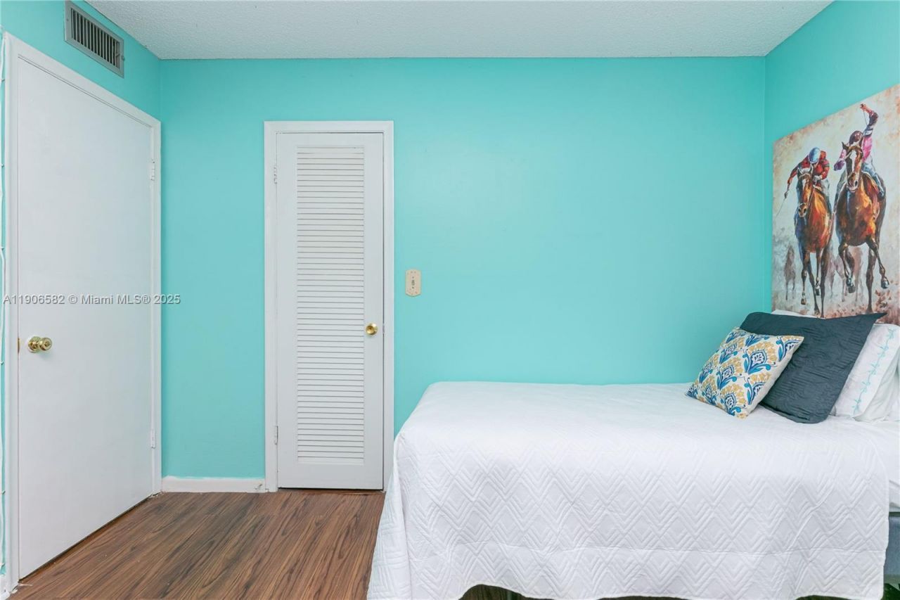 1001 NE 14th Ave, Unit 107, Hallandale Beach, FL 33009 Photo