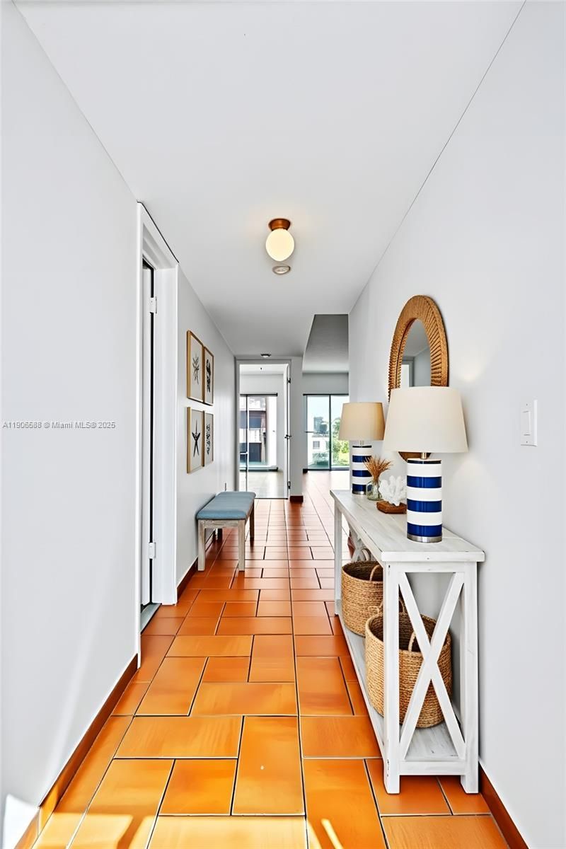 1950 W 54th St, Unit 313, Hialeah, FL 33012 Photo