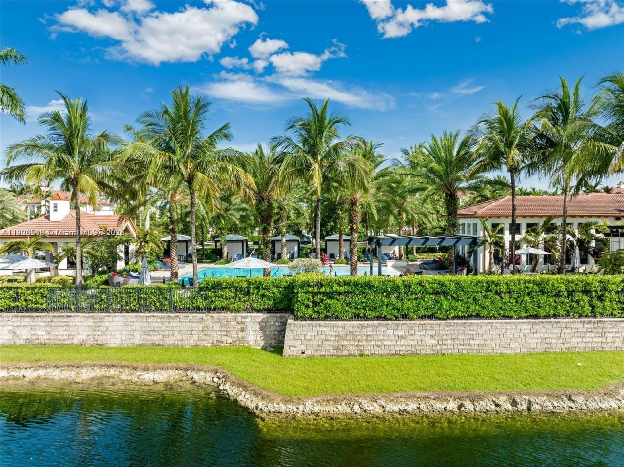 16946 SW 90th Terr Cir, Miami, FL 33196 Photo