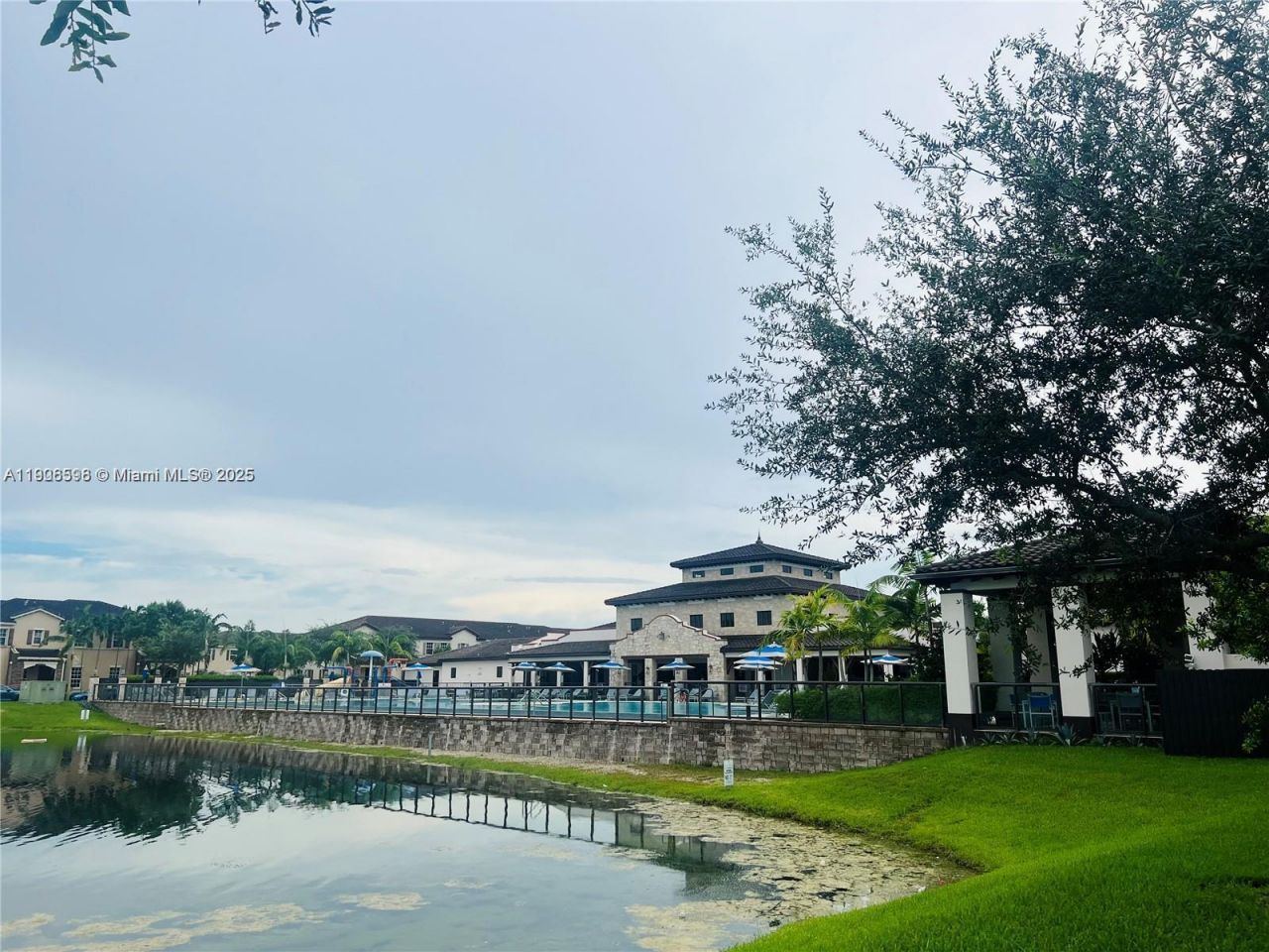 16946 SW 90th Terr Cir, Miami, FL 33196 Photo