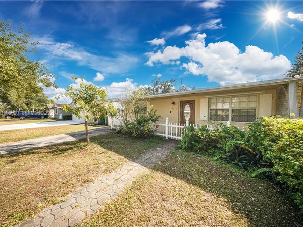 9426 SW 52nd St, Cooper City, FL 33328