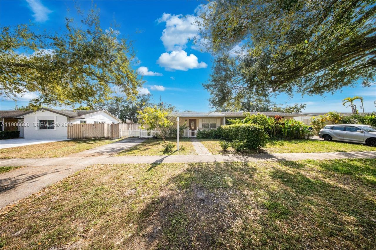 9426 SW 52nd St, Cooper City, FL 33328 Photo