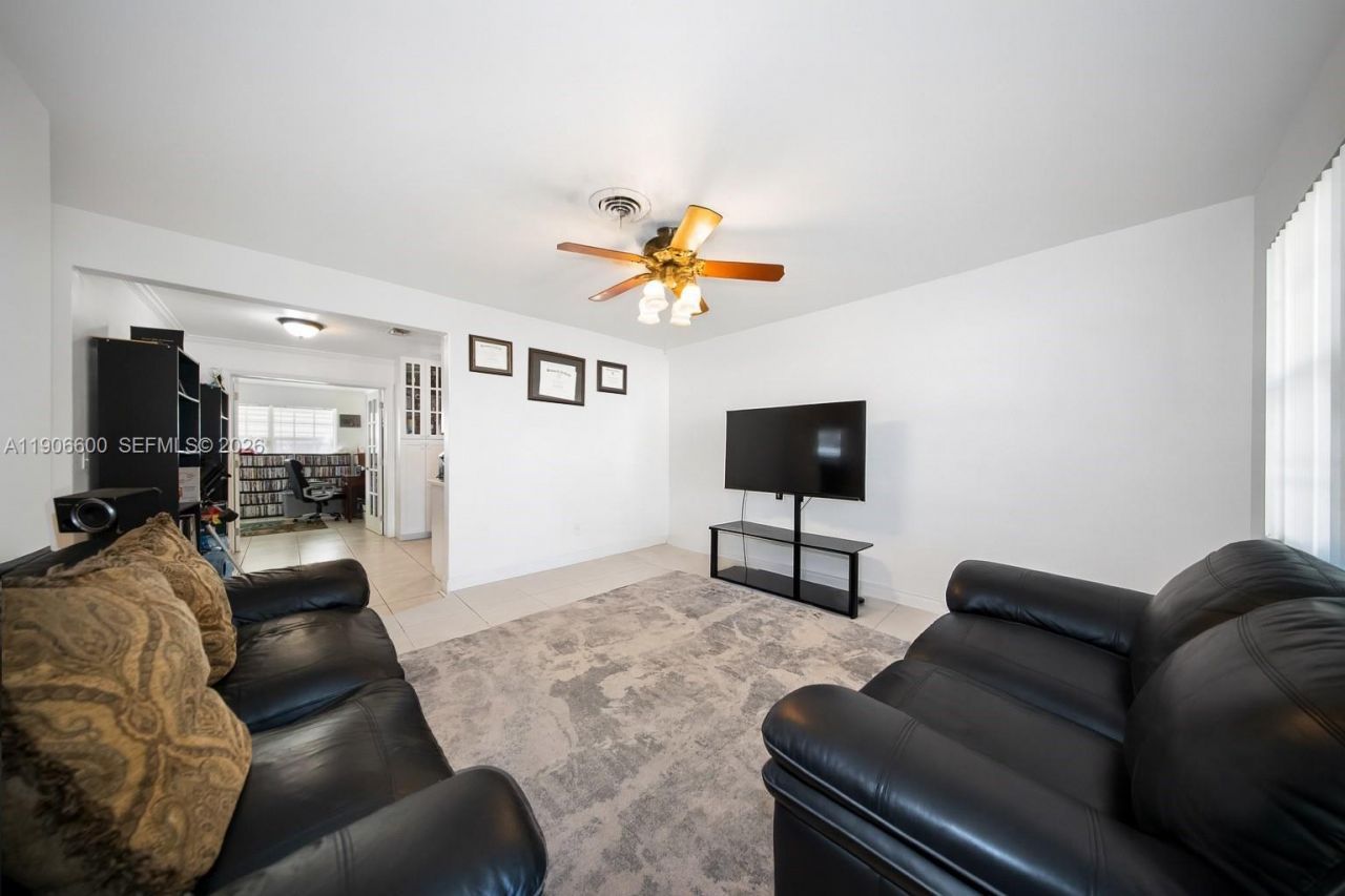 9426 SW 52nd St, Cooper City, FL 33328 Photo