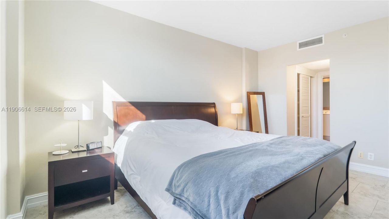 3000 S Ocean Dr, Unit 420, Hollywood, FL 33019 Photo