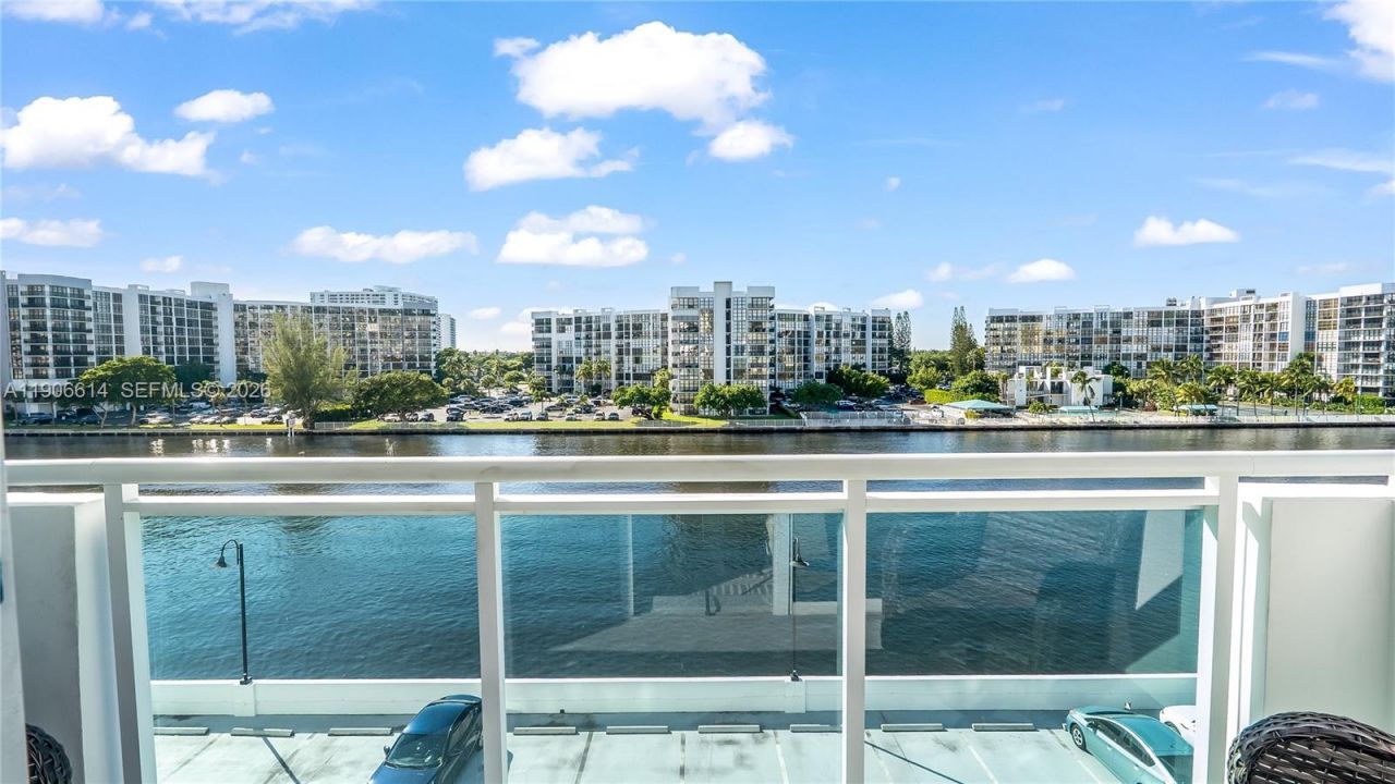 3000 S Ocean Dr, Unit 420, Hollywood, FL 33019 Photo