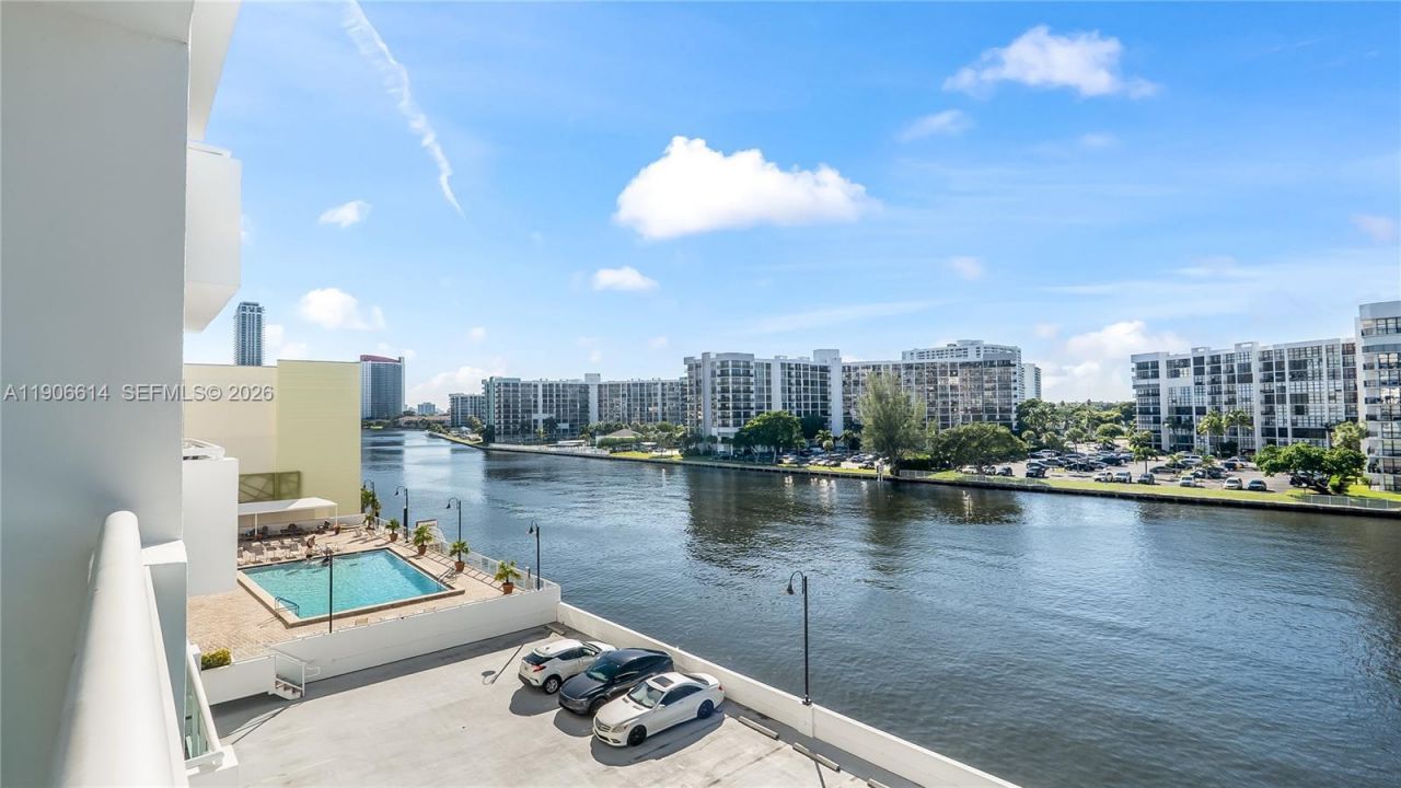 3000 S Ocean Dr, Unit 420, Hollywood, FL 33019 Photo