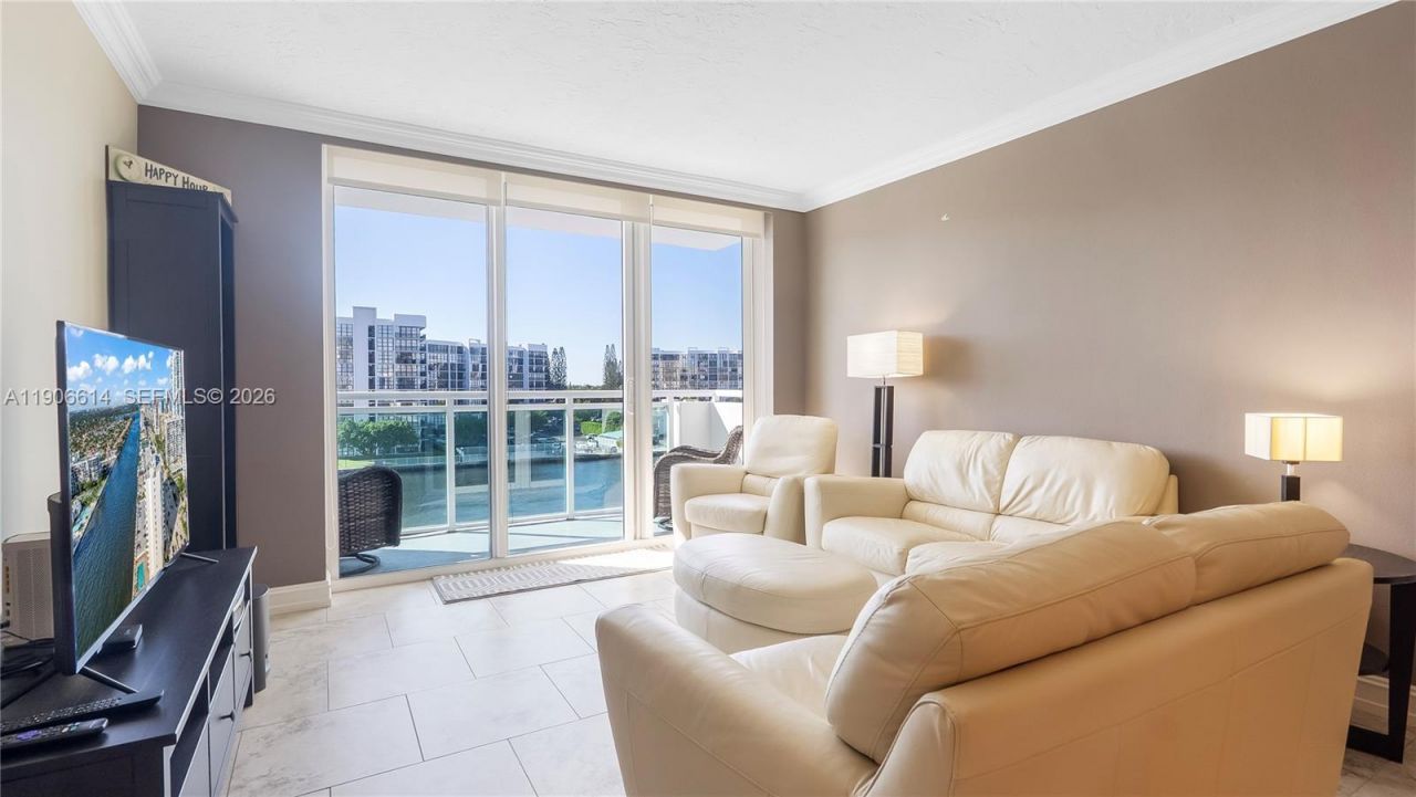 3000 S Ocean Dr, Unit 420, Hollywood, FL 33019 Photo