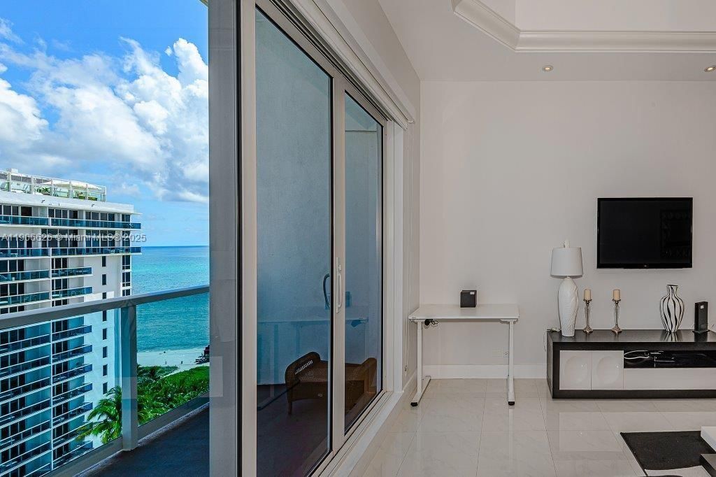 2301 Collins Ave, Unit 1619, Miami Beach, FL 33139 Photo