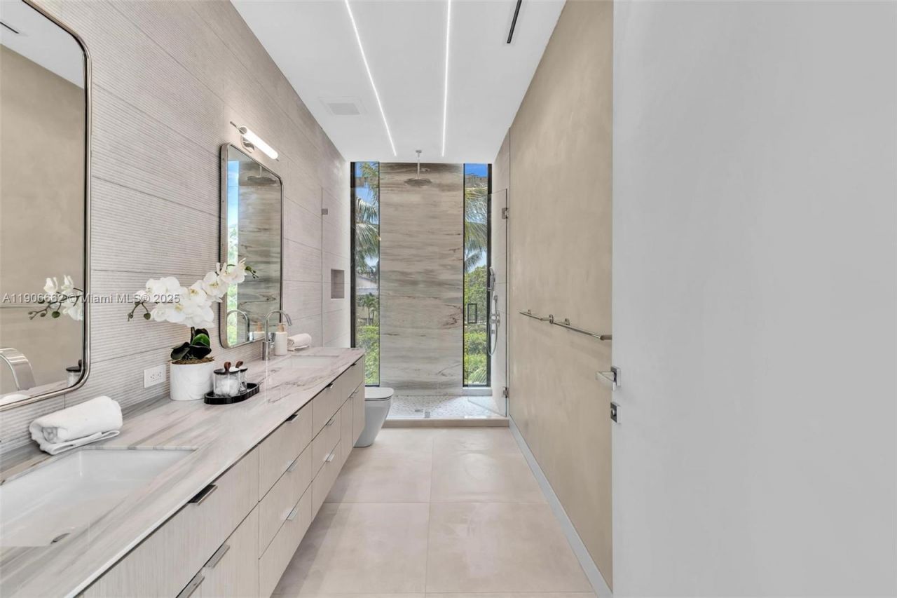 4504 Sheridan Ave, Miami Beach, FL 33140 Photo