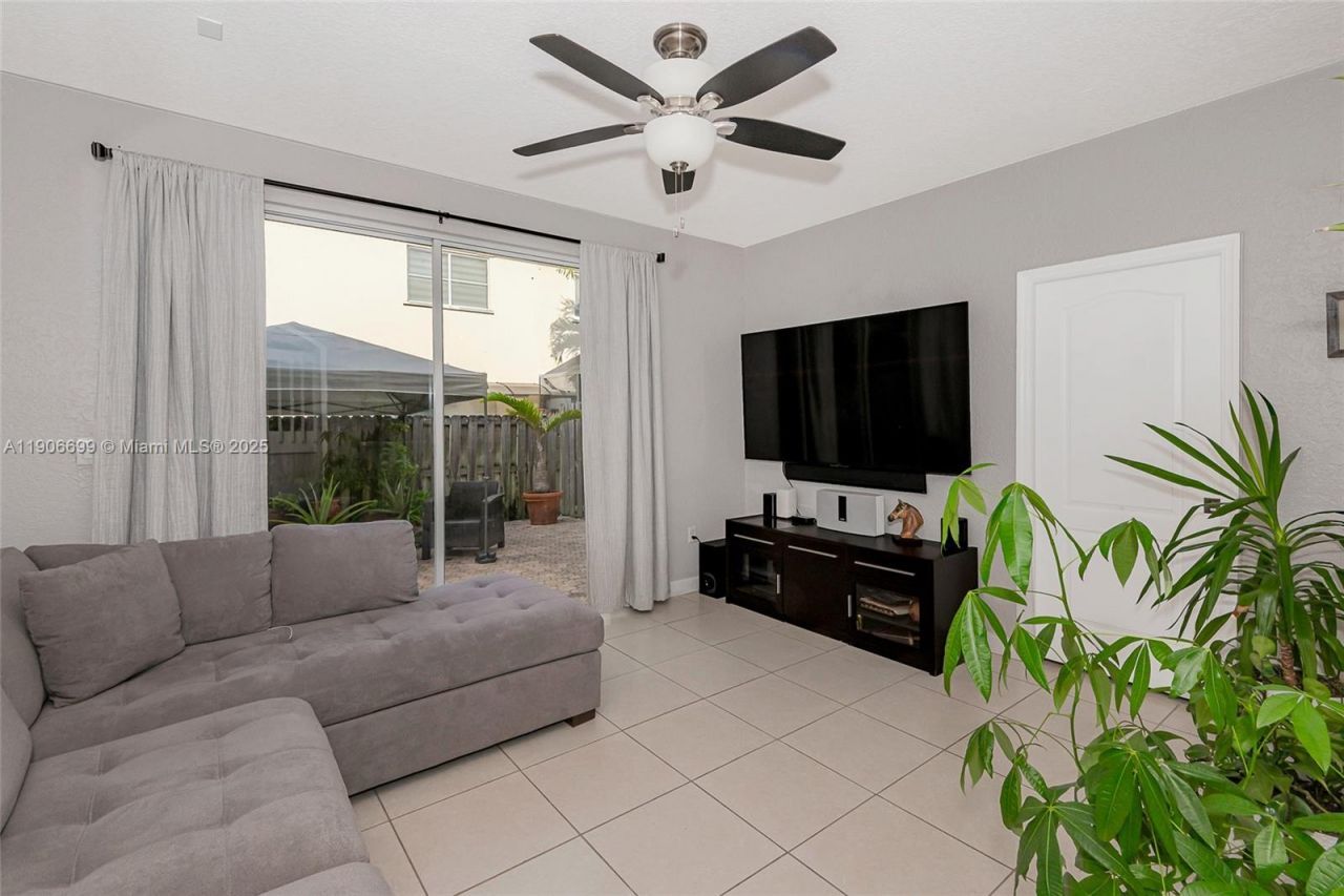 3816 SW 169th Ter, Miramar, FL 33027 Photo