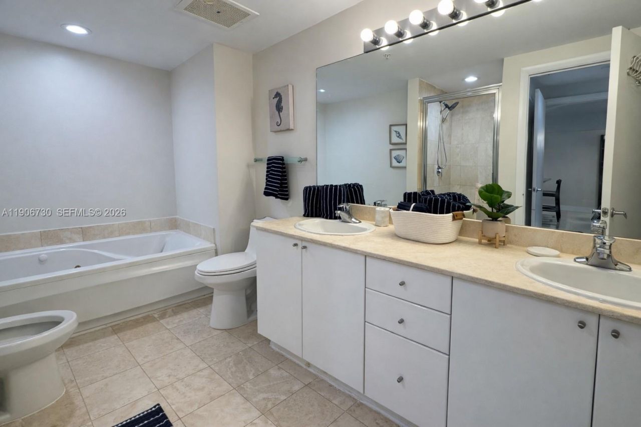 17375 Collins Ave, Unit 1505, Sunny Isles Beach, FL 33160 Photo