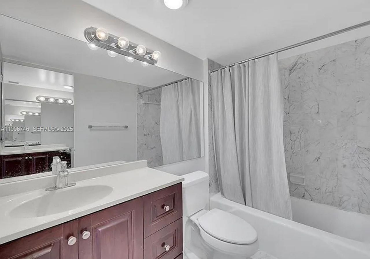 1880 S Ocean Dr, Unit 704, Hallandale Beach, FL 33009 Photo