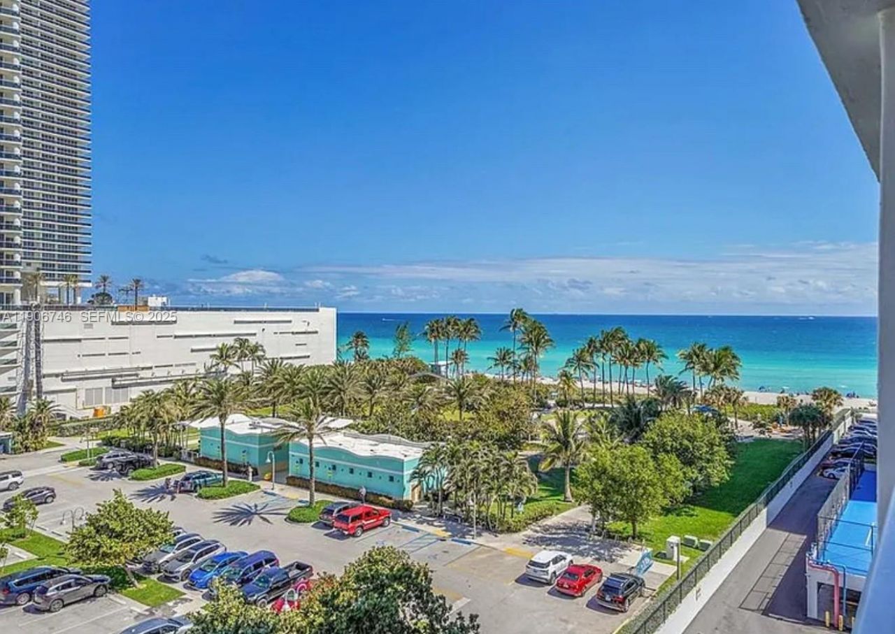 1880 S Ocean Dr, Unit 704, Hallandale Beach, FL 33009 Photo
