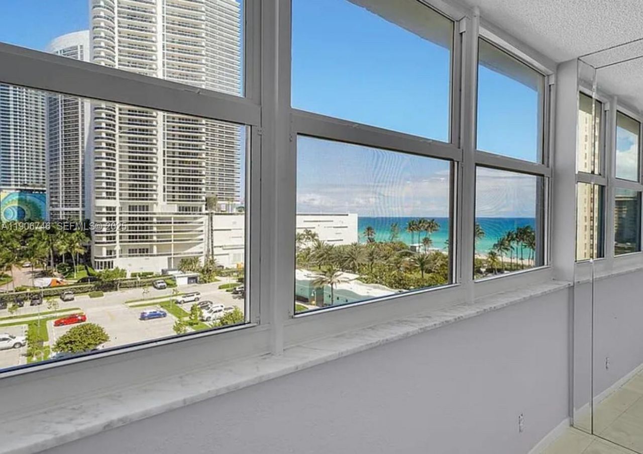 1880 S Ocean Dr, Unit 704, Hallandale Beach, FL 33009 Photo