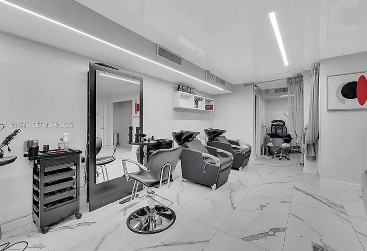 1880 S Ocean Dr, Unit 704, Hallandale Beach, FL 33009 Photo