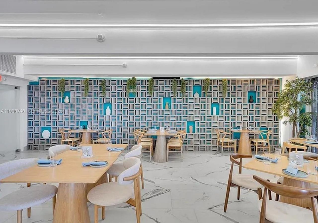 1880 S Ocean Dr, Unit 704, Hallandale Beach, FL 33009 Photo