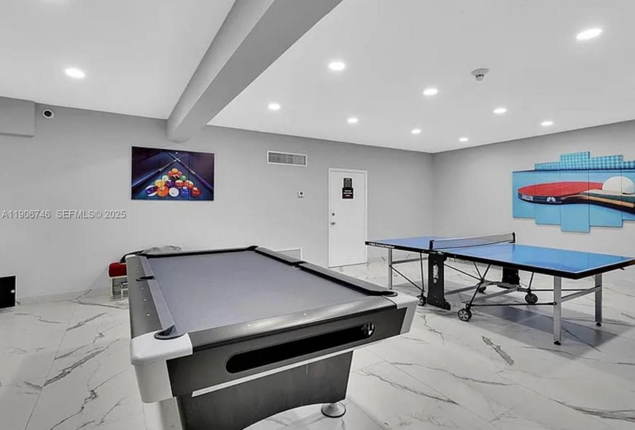 1880 S Ocean Dr, Unit 704, Hallandale Beach, FL 33009 Photo