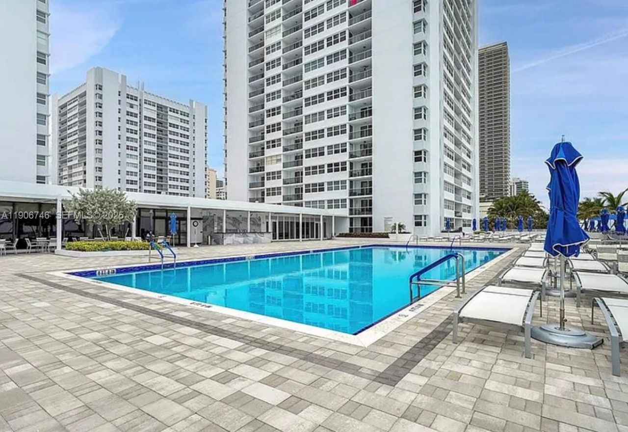 1880 S Ocean Dr, Unit 704, Hallandale Beach, FL 33009 Photo