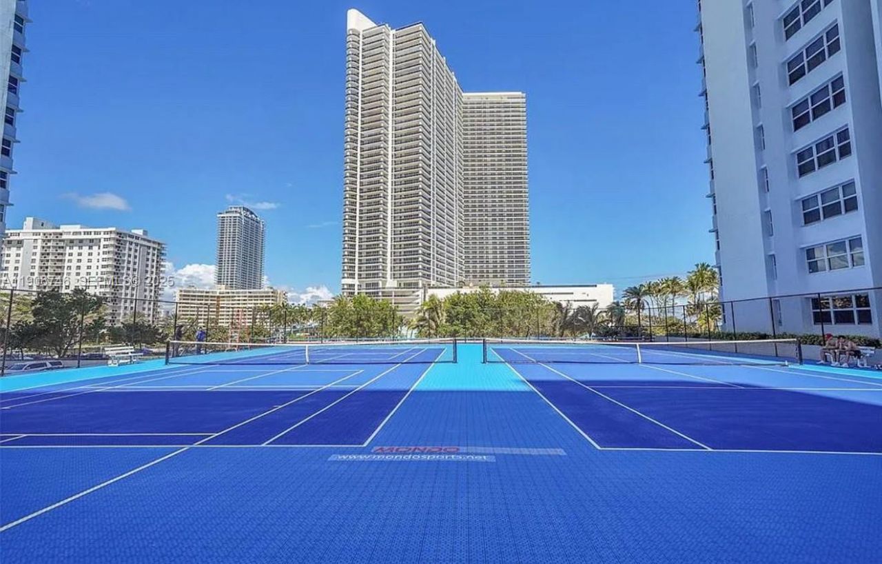 1880 S Ocean Dr, Unit 704, Hallandale Beach, FL 33009 Photo