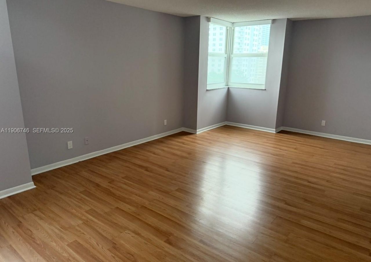 1880 S Ocean Dr, Unit 704, Hallandale Beach, FL 33009 Photo