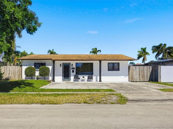 7511 Taylor St, Hollywood, FL 33024