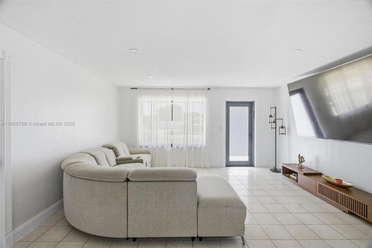 7511 Taylor St, Hollywood, FL 33024 Photo