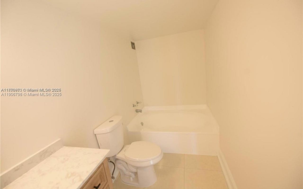 200 Leslie Dr, Unit 1124, Hallandale Beach, FL 33009 Photo