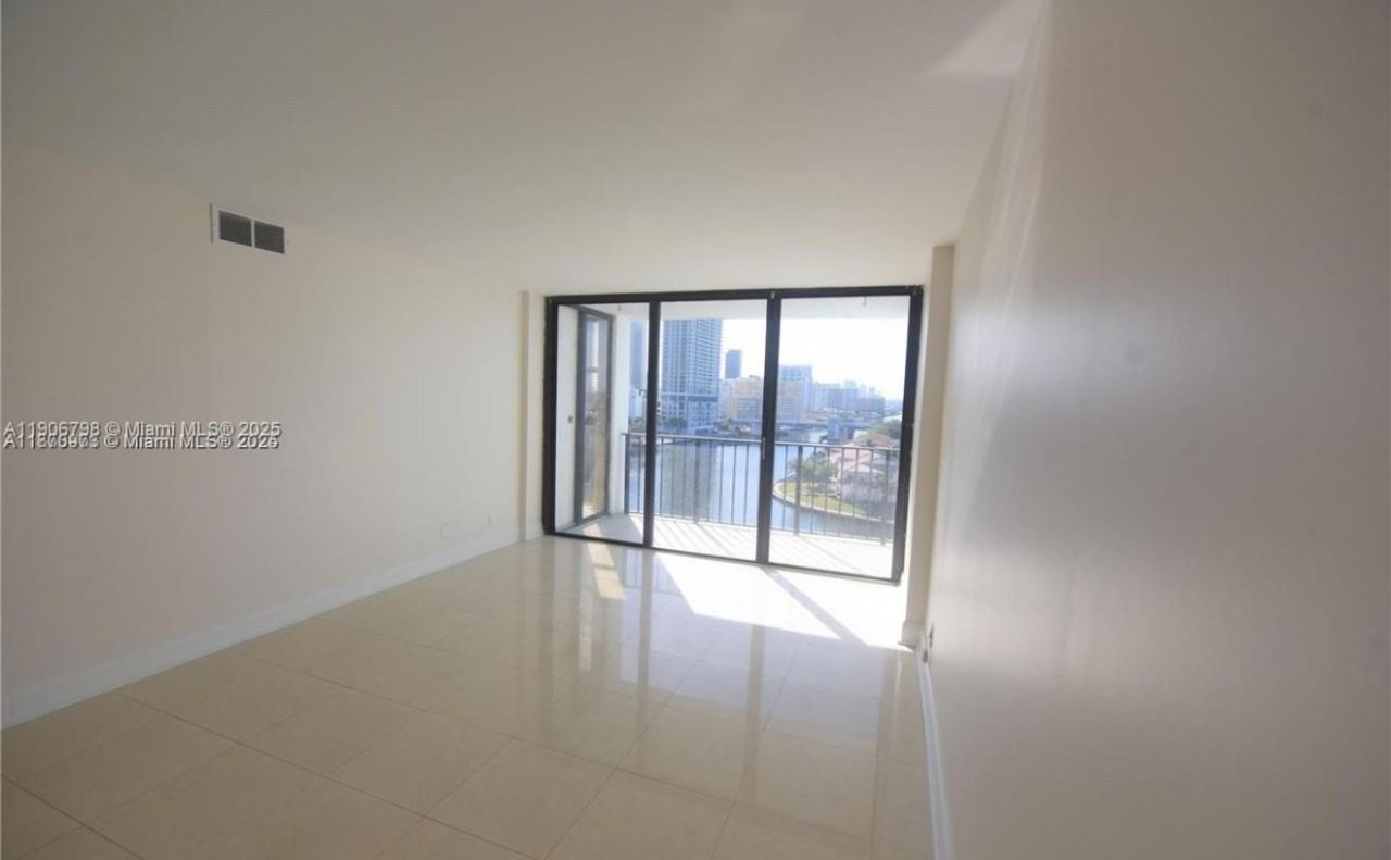 200 Leslie Dr, Unit 1124, Hallandale Beach, FL 33009 Photo