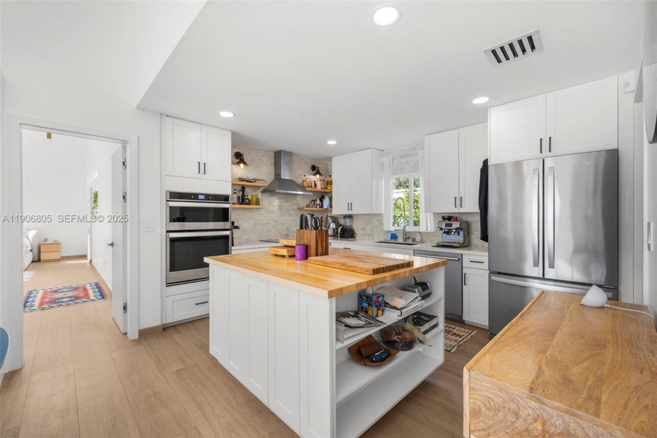 11370 NE 8th Ave, Biscayne Park, FL 33161 Photo