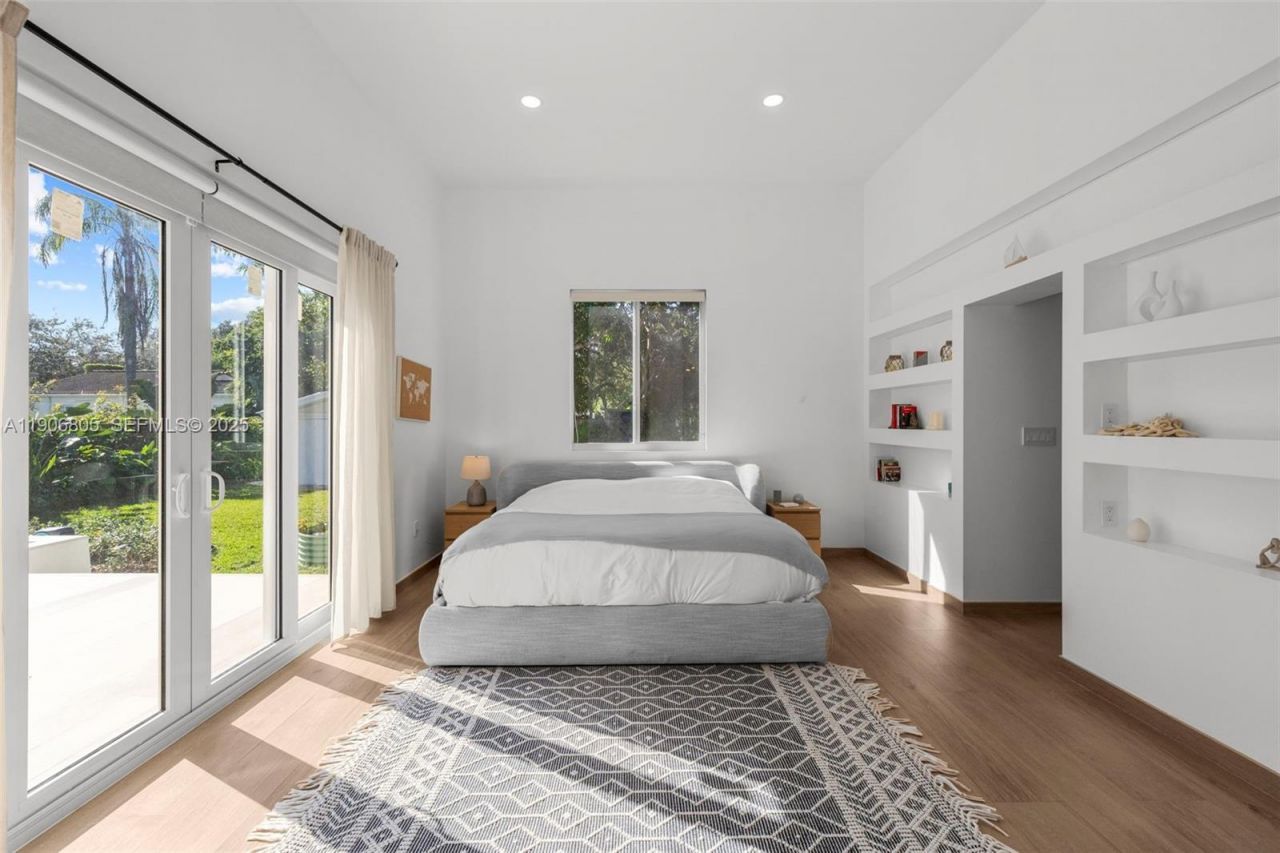 11370 NE 8th Ave, Biscayne Park, FL 33161 Photo