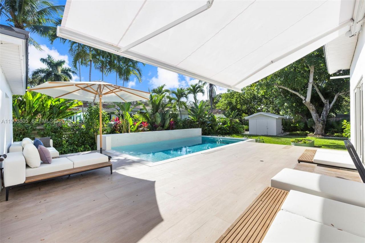 11370 NE 8th Ave, Biscayne Park, FL 33161 Photo