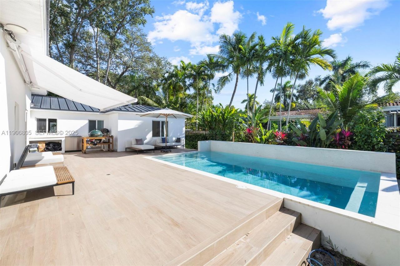 11370 NE 8th Ave, Biscayne Park, FL 33161 Photo