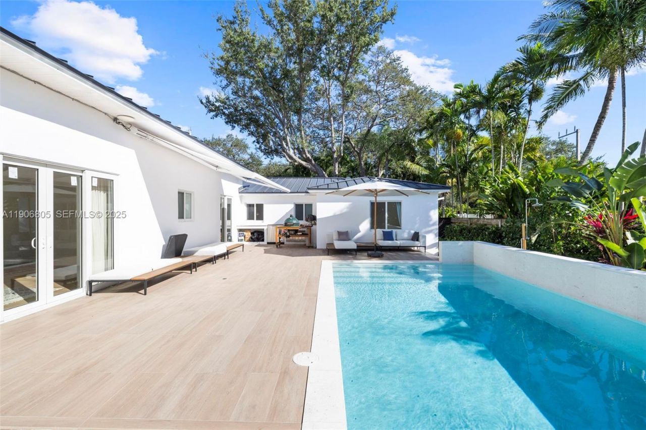 11370 NE 8th Ave, Biscayne Park, FL 33161 Photo