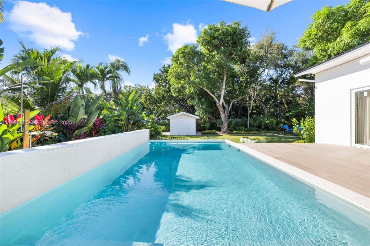 11370 NE 8th Ave, Biscayne Park, FL 33161 Photo